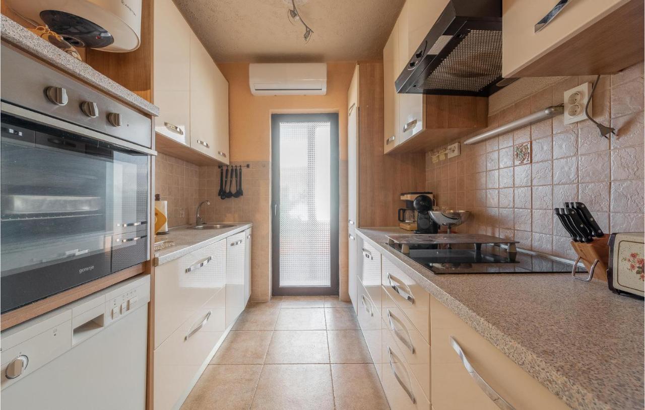 Cozy Home In Vrsi With Wifi ภายนอก รูปภาพ