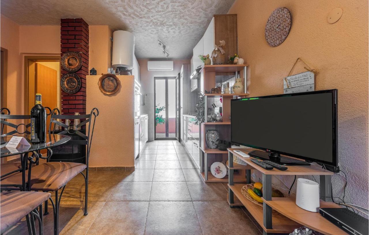 Cozy Home In Vrsi With Wifi ภายนอก รูปภาพ