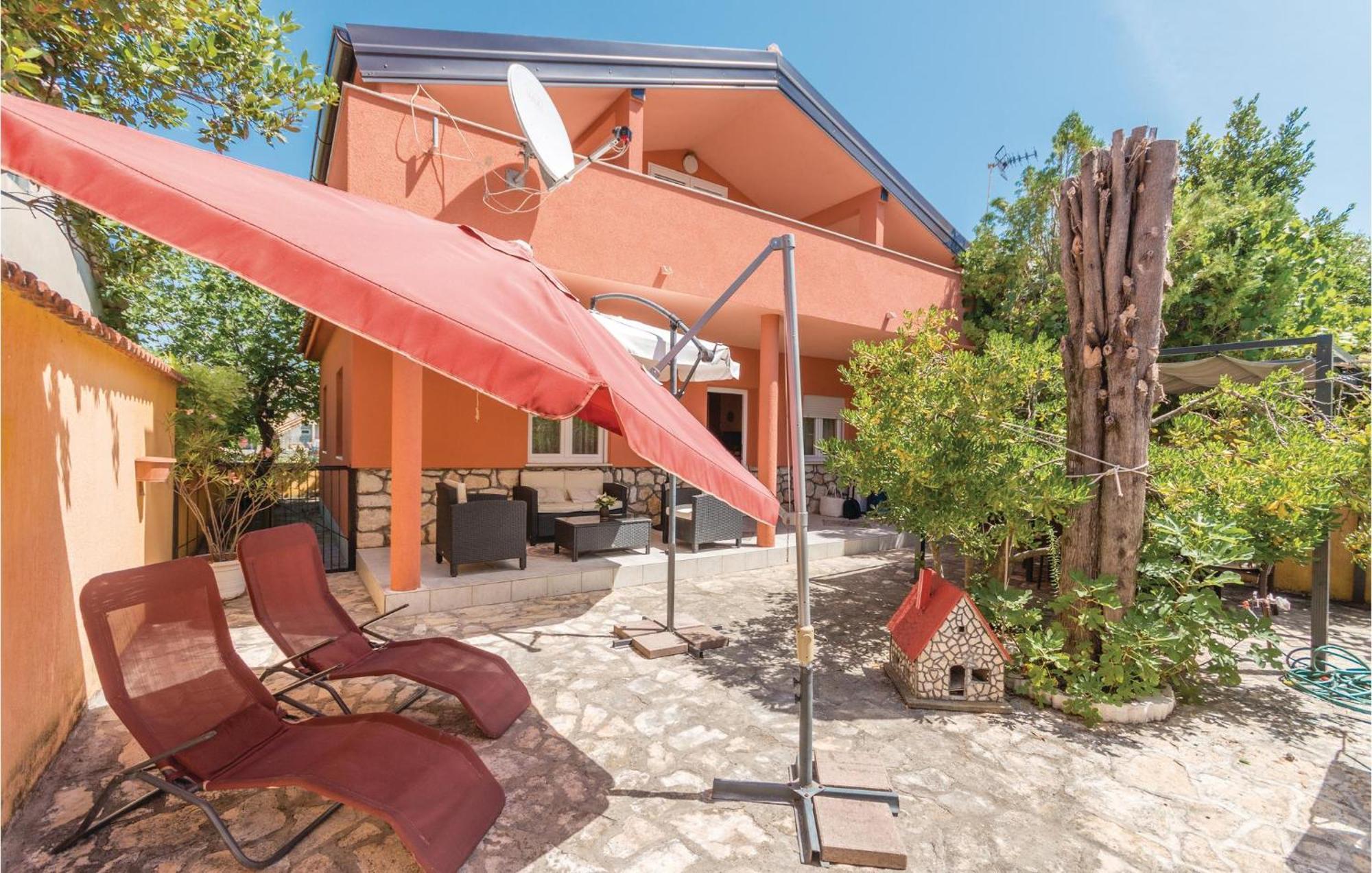 Cozy Home In Vrsi With Wifi ภายนอก รูปภาพ